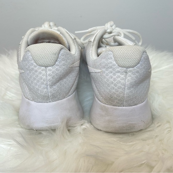 👑 Nike White Sneakers in Sz 8 - Picture 3 of 6